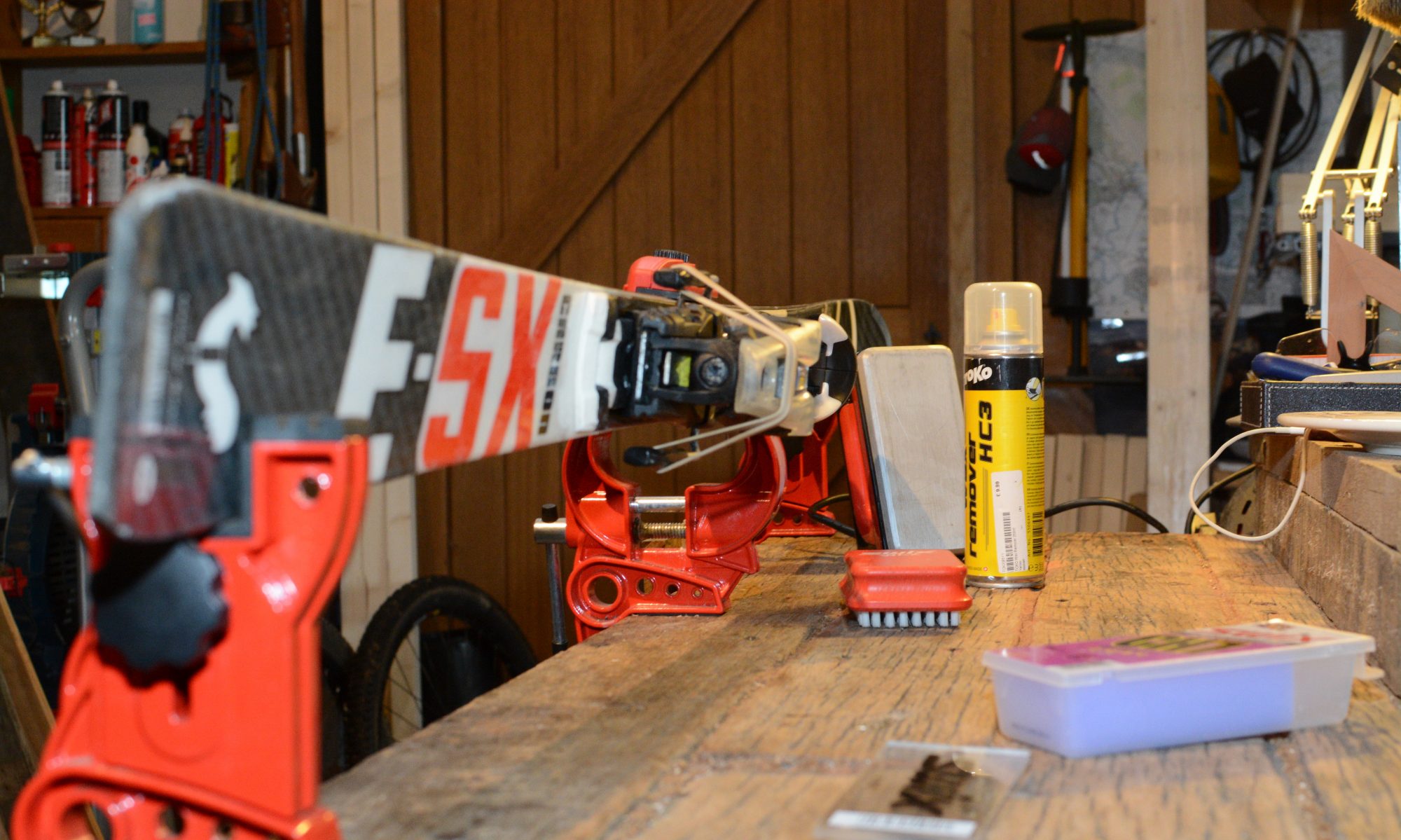 Sussex Ski Service Hand finished ski servicing delivered to your door